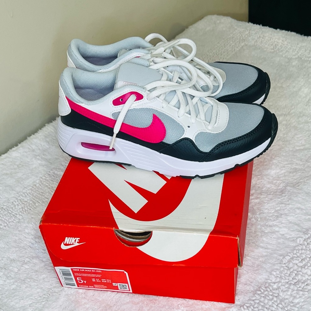 Nike Air Max SC (GS) | White / Gray / Black / Pink | Size 5Y - Picture 2 of 5